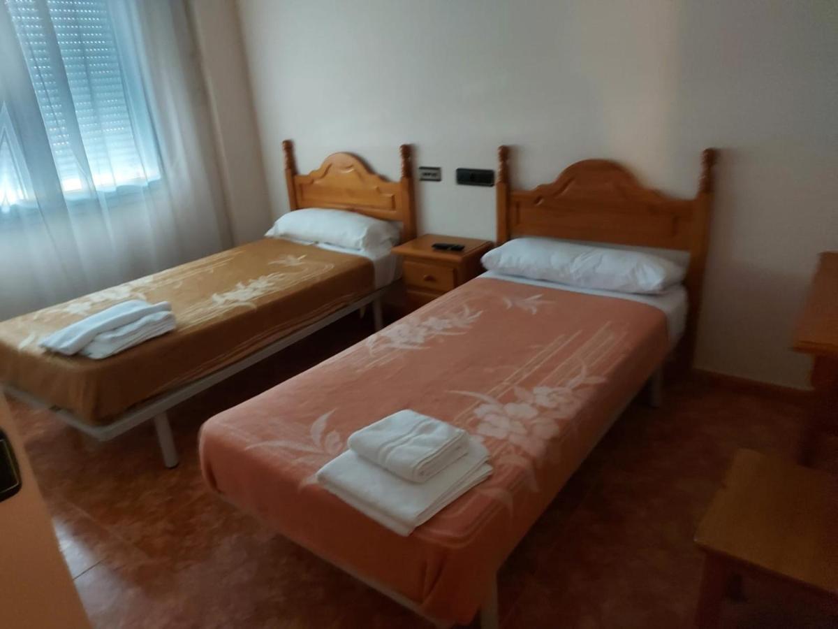 Hostal Linares Villanueva de Argaño Kültér fotó